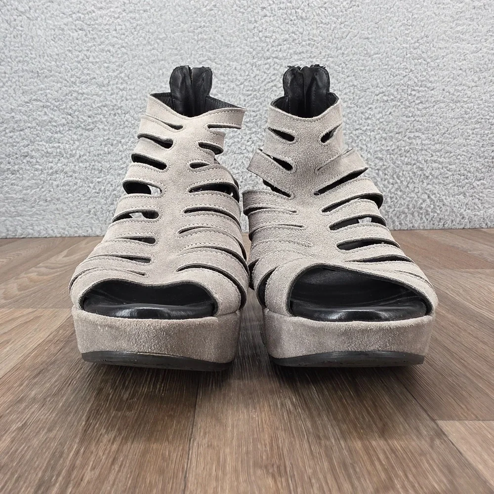 CORDANI Gray Suede Strappy Platform‎ Wedge Heels Sandals Shoes Italy Size 39